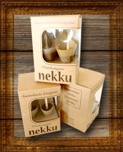 Mauntekijä, käsityö, elintarvike, lappeenranta, makeat nekut, lahjaksi, hääkarkeiksi, hääkarkki, jälleenmyyjä, tikkari, tikkunekku, toffee, salmiakki, pipari, piparminttu, yrityslahjaksi, sinappi, kotitekoinen, perinteinen sinappi, voimakas sinappi, vahva sinappi, terva, konjakki, sikavahva, kataja, nekkuresepti, sinappi ohje, resepti, kotitekoinen, tee itse, nekku ohje Mauntekijän valmistamat vanhan ajan toffeenekut, piparinekut, salmiakkinekut, piparminttunekut myydään lahjarasiassa