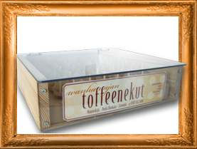 Mauntekijän käsityönä tehdyt toffeenekut myyntilaatikossa, salmiakkinekku, tervanekku, piparminttunekku, Lappeenranta, Etelä-Karjala, hääkarkit, juhlakarkit, yrityslahjat toffee, salmiakki, terva, piparminttu, suklaanekut, hääkarkki, yrityslahja, jälleenmyyjä